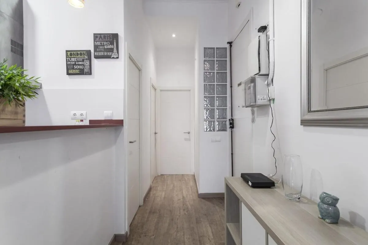 Apartment Pl Universitat Bright And Cozy 2Bd - 2Bth Barcelona